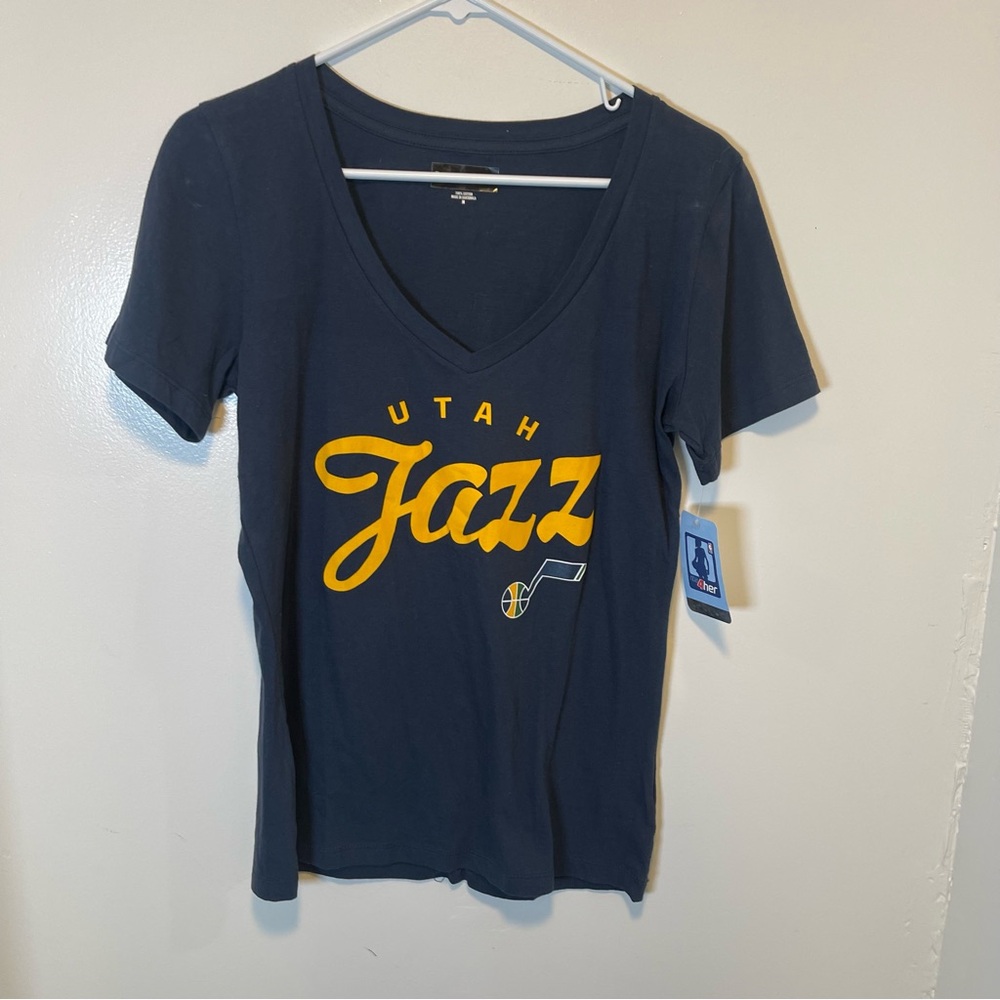 Utah Jazz 5th & Ocean Navy T-Shirt women’s size‎ medium NWT